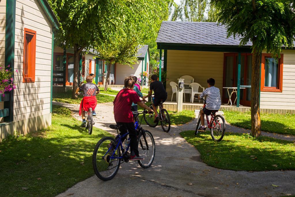 Bungalows Stel-Puigcerda Exterior photo